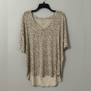 American Eagle Soft & Sexy Leopard Print Tee, Large